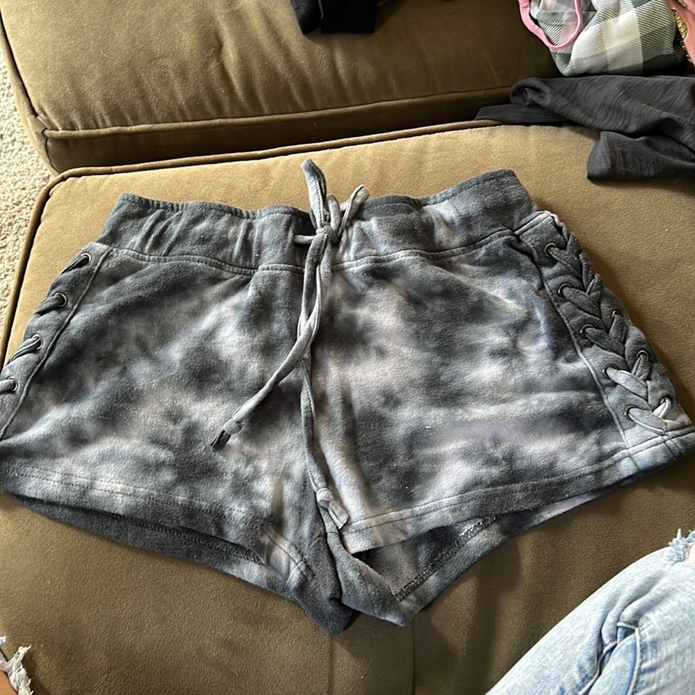 Comfy lazy shorts, ties down the sides